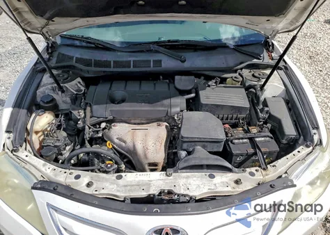 2010 Toyota Camry Base z USA, uszkodzony, nr VIN 4T1BF3EK0AU562635